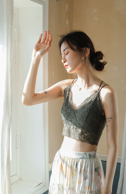 光影之下 内衣文胸拍摄的艺术与技巧